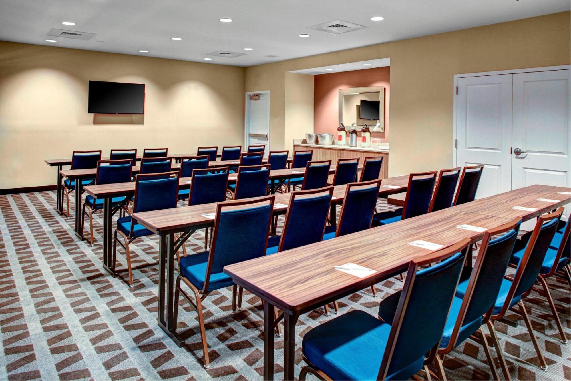 Towneplace By Marriott Mercer Hotel Macon