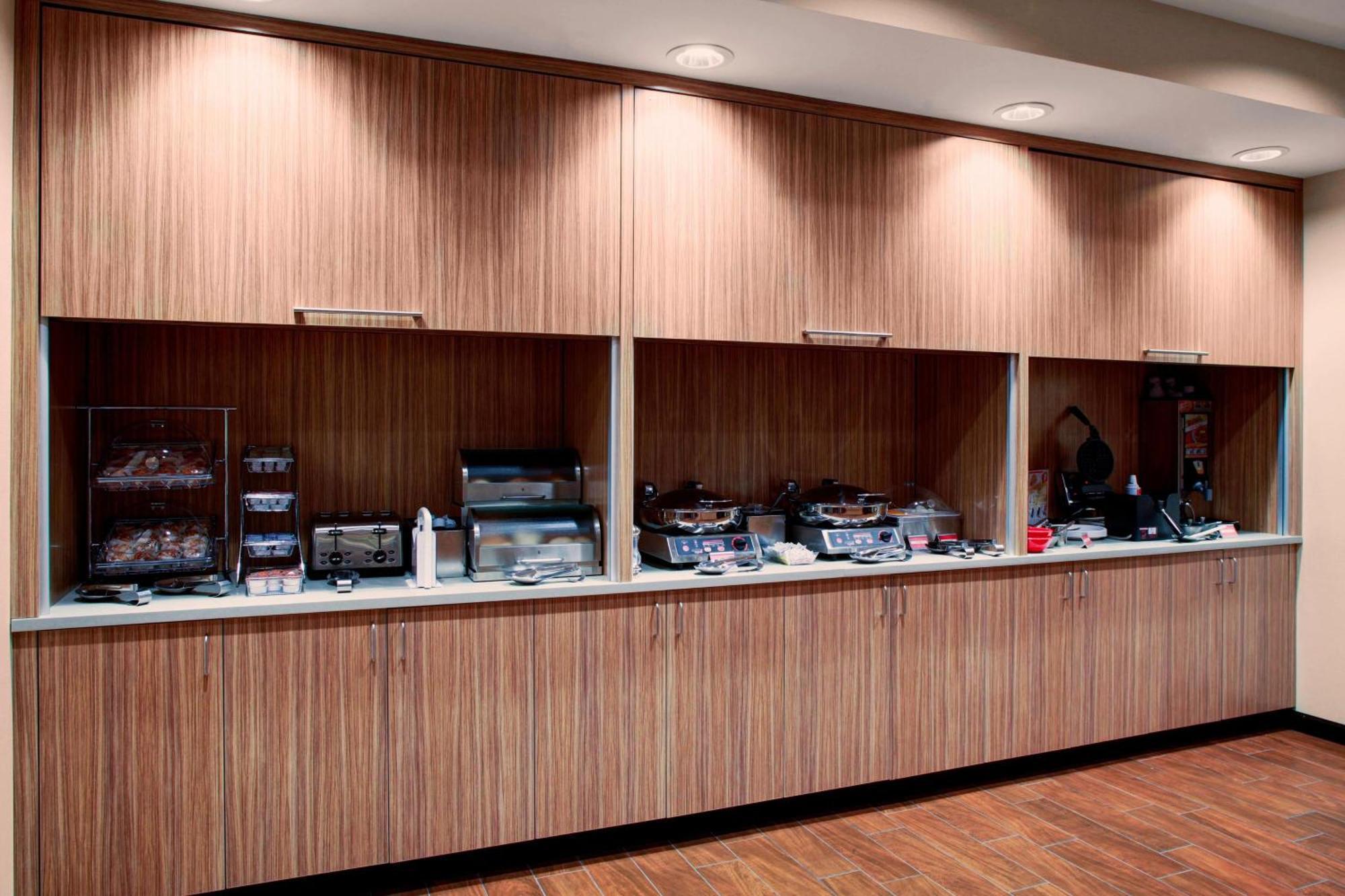 Towneplace By Marriott Mercer Hotel